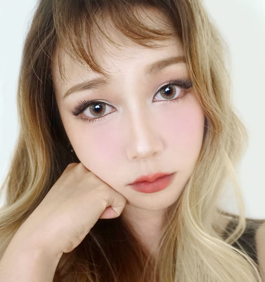 astigmatism colored contacts, hanabi gold toric, transparent natural cosplay festival Korean SNS popular trend colored contacts, Queencontacts