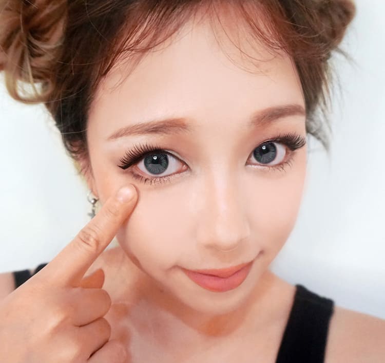 astigmatism colored contact lens, sparkle gray toric, watery dewy Korean SNS popular trend colored contacts, Queencontacts